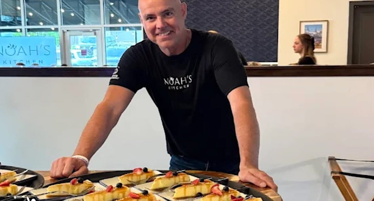 Restaurant Gives Away Every Dollar to Help the Community