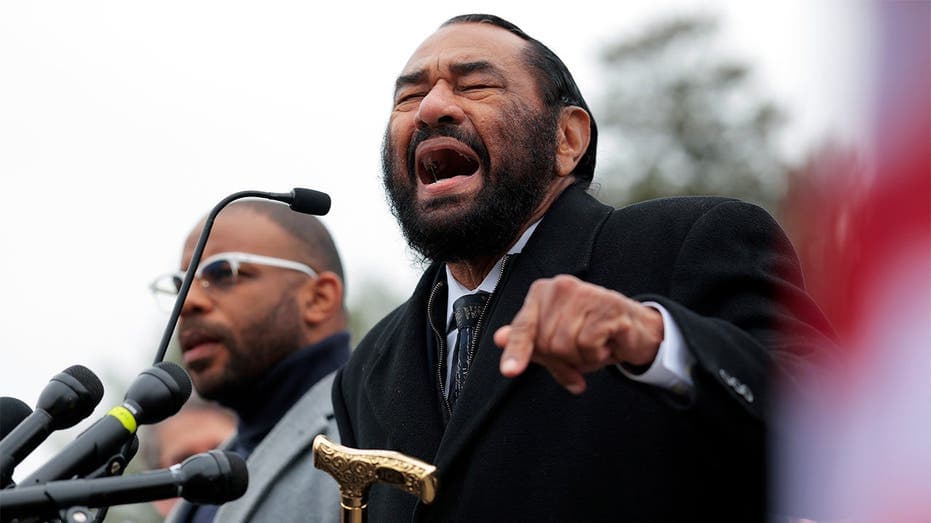Al Green won't let July 4th go—demands impeachment again