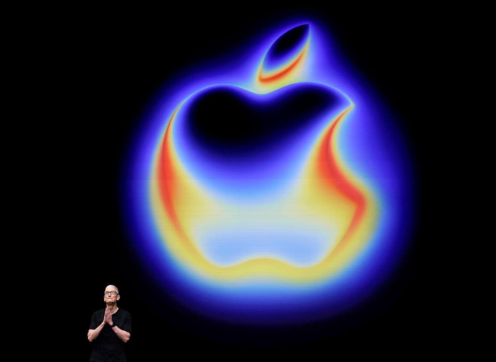 Apple's Smart Glasses Face Their Privacy Reckoning