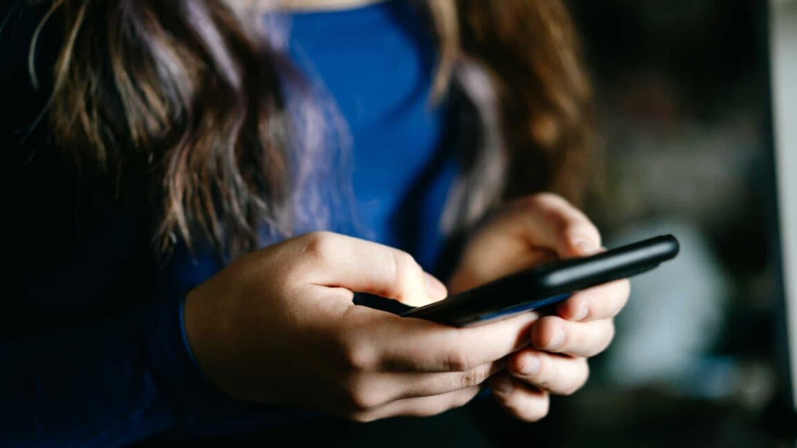 FCC targets burner phones with forced ID mandate scheme