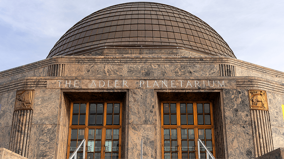CBS crew attacked near Chicago museum, racial slurs hurled