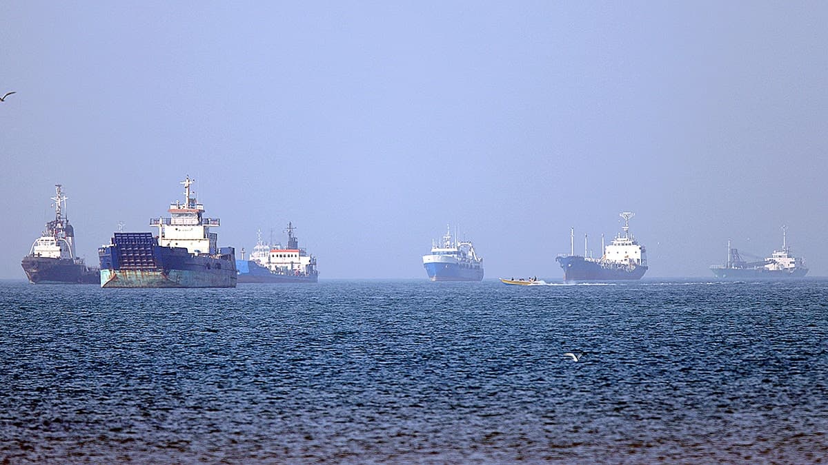 Hewitt: America Must Fortify Hormuz Strait Against Iranian Aggression