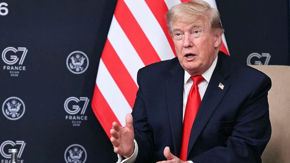 Trump's secret Iran deal draws fire from right and left