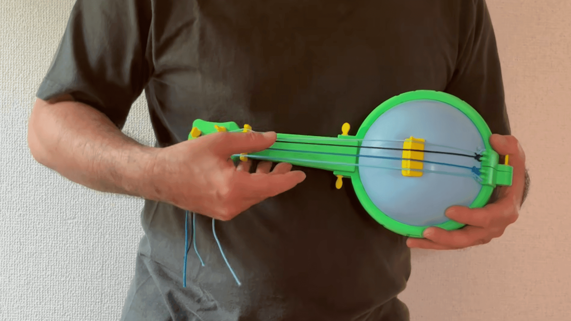 3D Printer Creates Playable Balloon Banjo Instrument