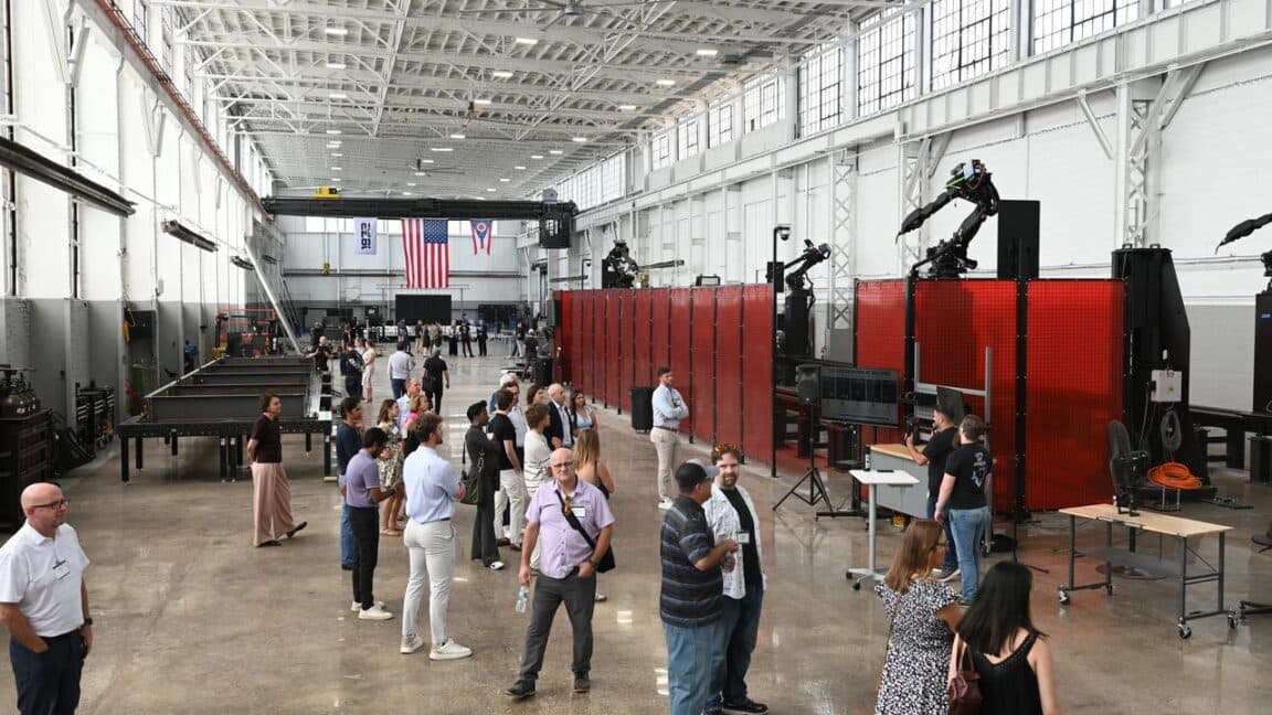 Ex-SpaceX Engineers Build Robot Steel Factory